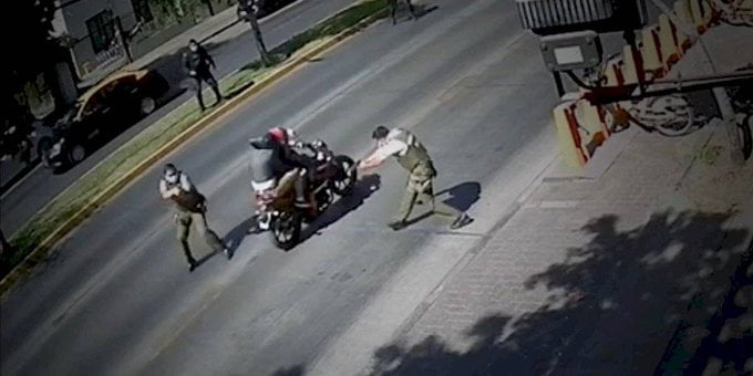 Carabinero dispara a su compañero