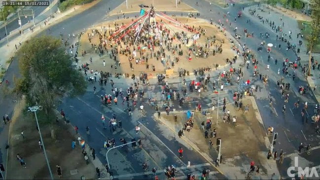 Plaza Dignidad XEAQKeuq