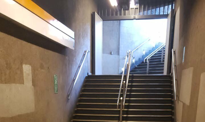 Metro de Santiago TTyXAAsjYIH