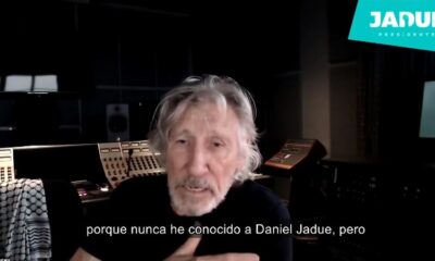 Roger Waters x Jadue WQAIa1Gh
