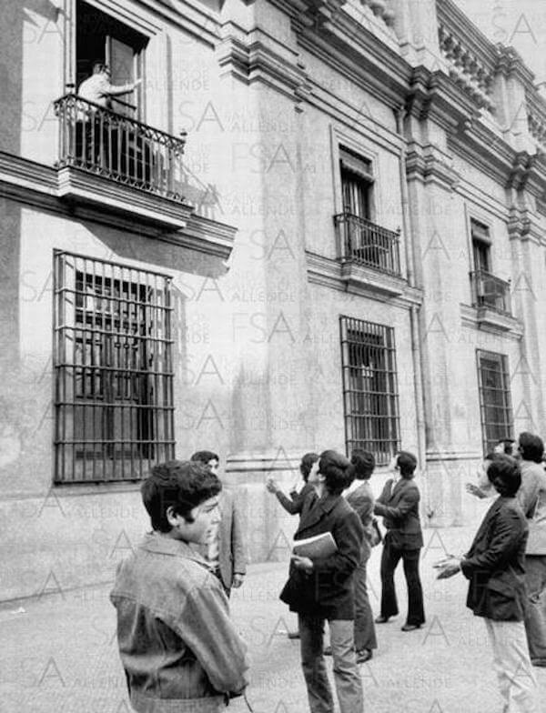 Allende-Ultimo-Saludo-Salvador-Allende