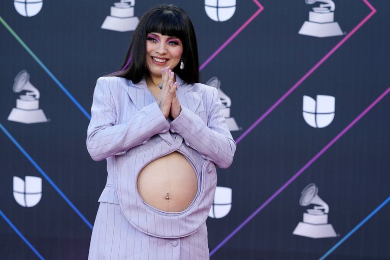 Mon Laferte QD35VZQ