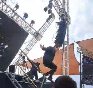 Jean Paul Olhaberry Casi Fue Aplastado Por La Pantalla En San Antonio Logro Huir .jpg
