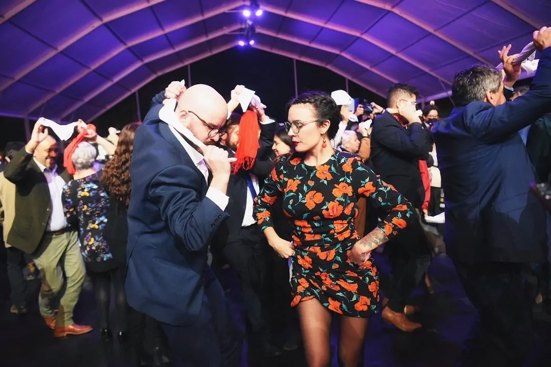 Camila Vallejo enamoró con su baile de cueca junto a Giorgio Jackson
