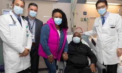 Richard Slayman Junto A Los Medicos Que Llevaron Tb4e4fxivzepbcag5ijwwvivhe