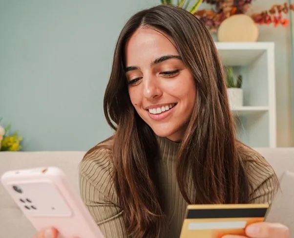 Diferencias clave entre tarjetas de crédito y débito que debes conocer